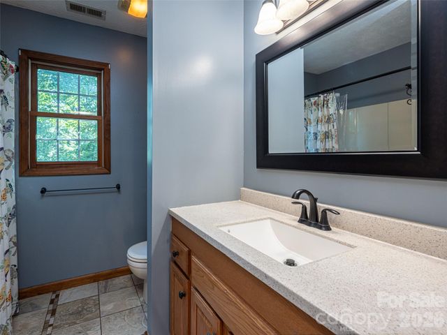 12 Howling Waite Ridge, Candler, NC 28715