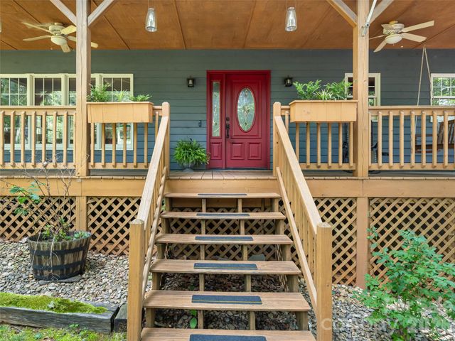 12 Howling Waite Ridge, Candler, NC 28715