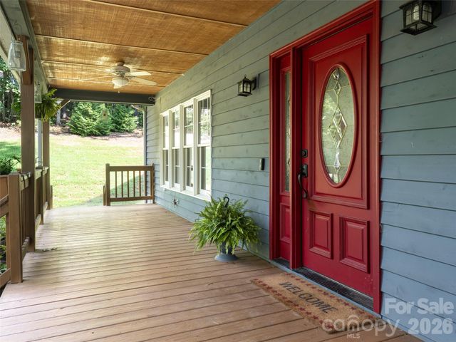 12 Howling Waite Ridge, Candler, NC 28715
