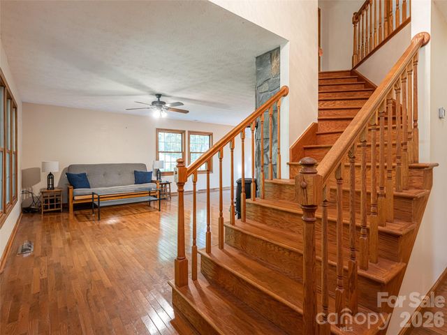 12 Howling Waite Ridge, Candler, NC 28715