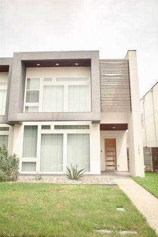 207 Adrian Drive, Fort Worth, TX 76107