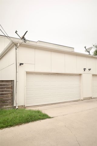 207 Adrian Drive, Fort Worth, TX 76107