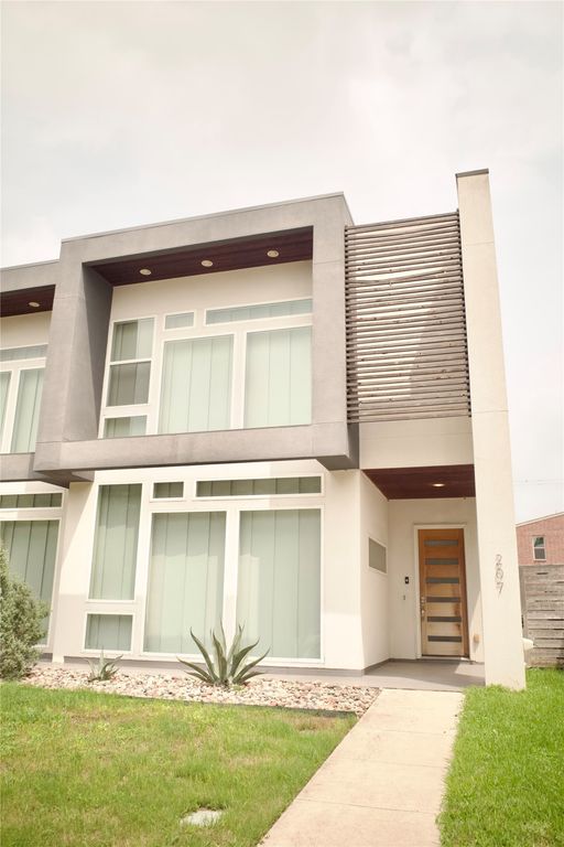 207 Adrian Drive, Fort Worth, TX 76107