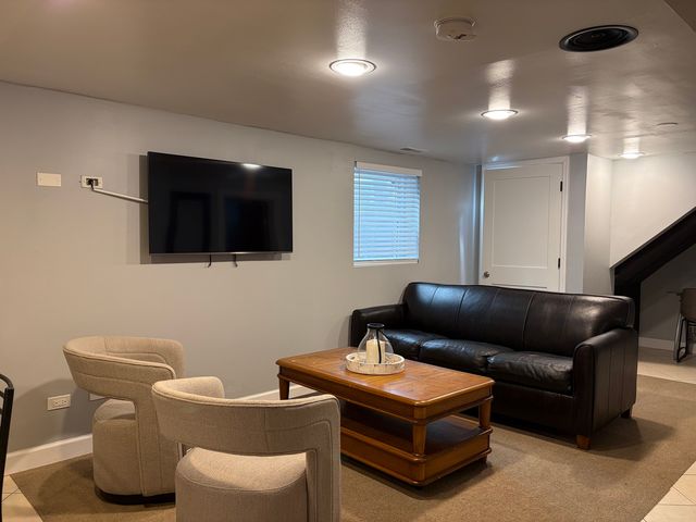 6236 W Cuyler Avenue, Chicago, IL 60634