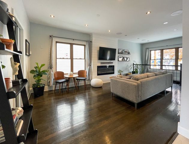 6236 W Cuyler Avenue, Chicago, IL 60634