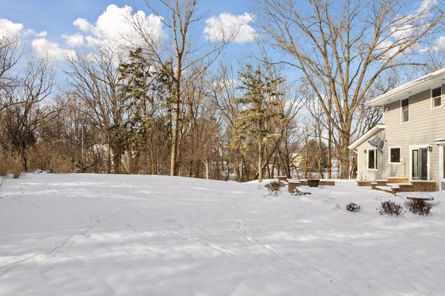 14 Dove Lane, North Oaks, MN 55127