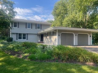 14 Dove Lane, North Oaks, MN 55127