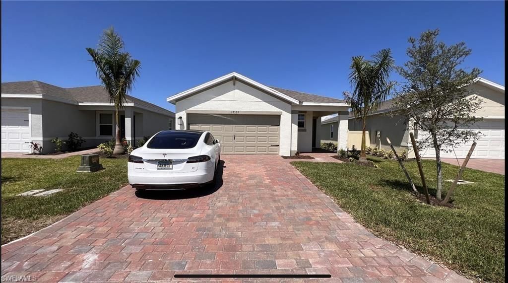 18509 Cronin Sand LN, North Fort Myers, FL 33917