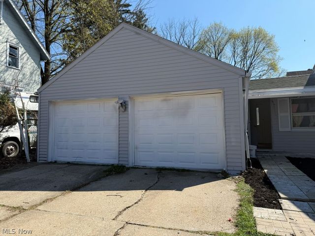22 Uhler Avenue, Akron, OH 44310