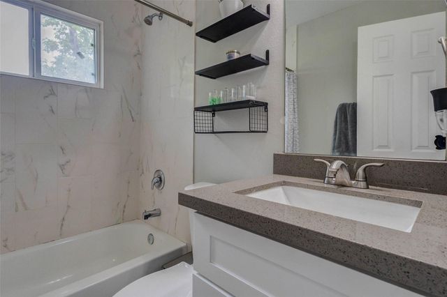 5031 Caplin Street, Houston, TX 77026
