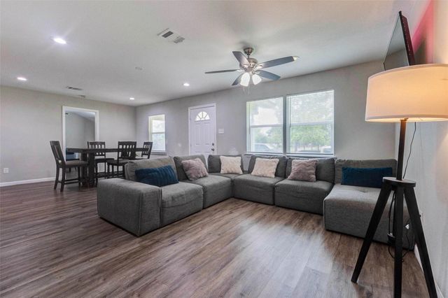 5031 Caplin Street, Houston, TX 77026