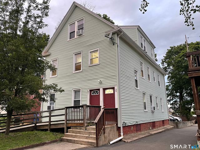 39 Lander Street 2nd floor, New Haven, CT 06511