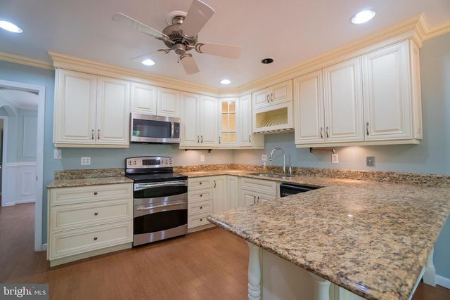 6440 WINDERMERE CIR, Rockville, MD 20852