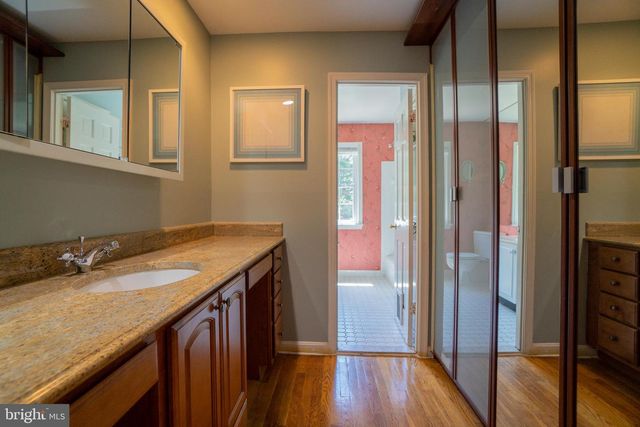 6440 WINDERMERE CIR, Rockville, MD 20852