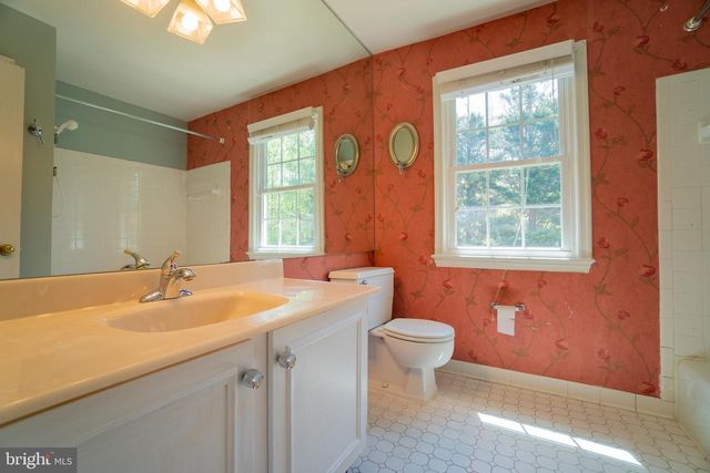 6440 WINDERMERE CIR, Rockville, MD 20852