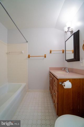 6440 WINDERMERE CIR, Rockville, MD 20852