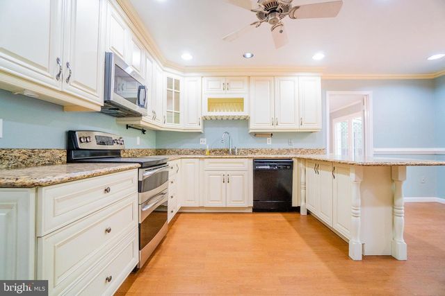 6440 WINDERMERE CIR, Rockville, MD 20852