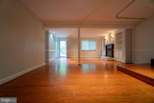 6440 WINDERMERE CIR, Rockville, MD 20852