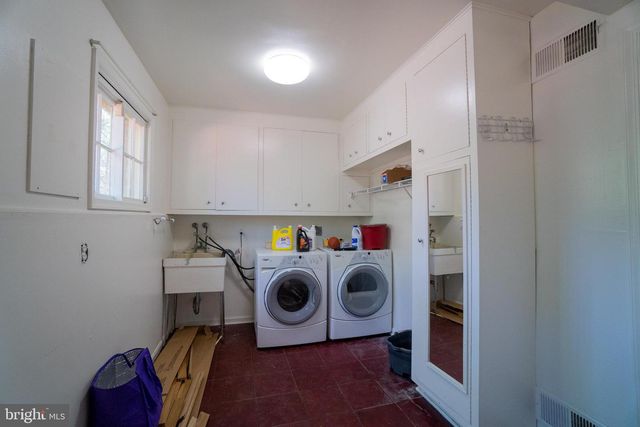 6440 WINDERMERE CIR, Rockville, MD 20852