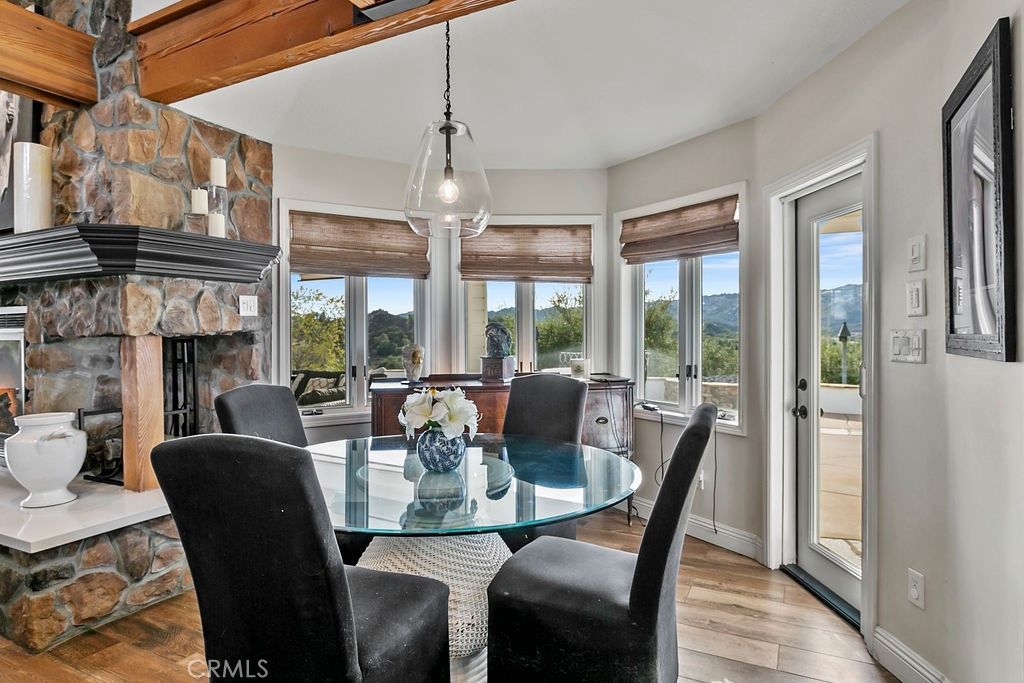 Image 16 of property listing at 40075 Avenida La Cresta, Murrieta, CA 92562
