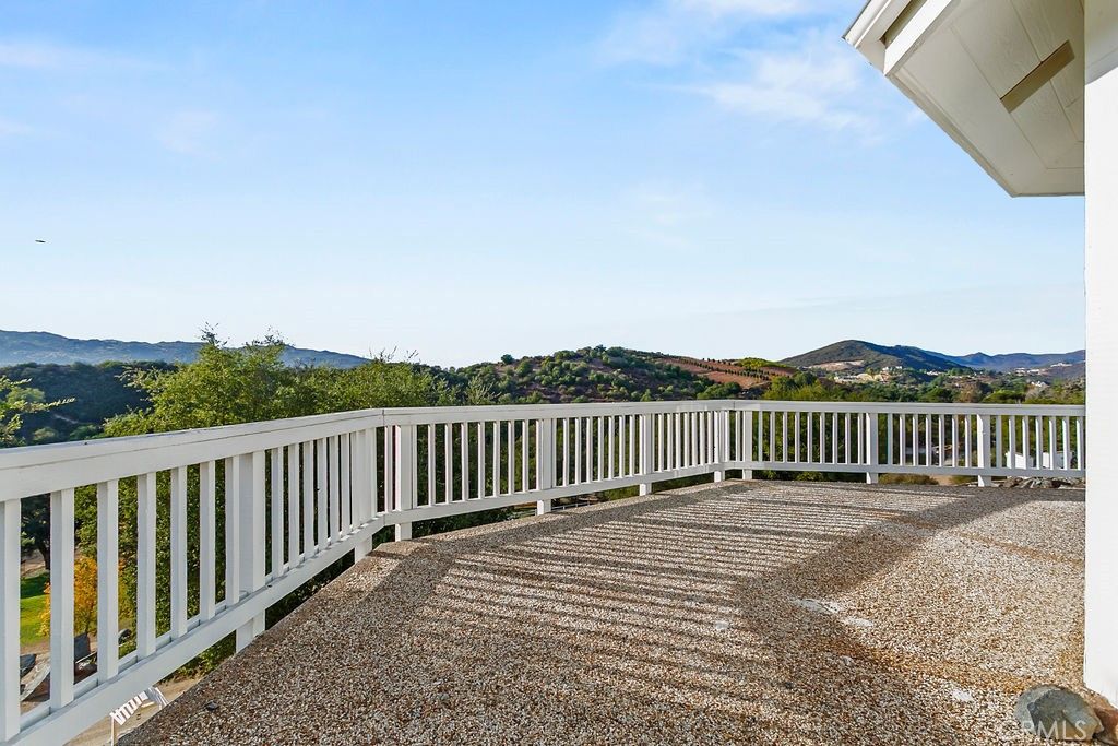Image 32 of property listing at 40075 Avenida La Cresta, Murrieta, CA 92562