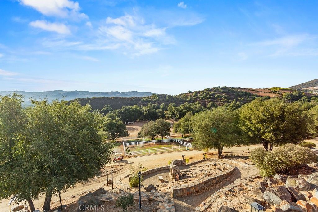 Image 34 of property listing at 40075 Avenida La Cresta, Murrieta, CA 92562