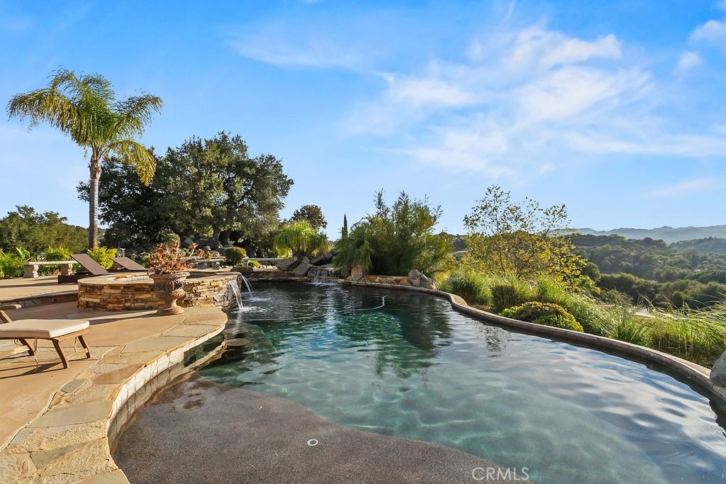 Image 36 of property listing at 40075 Avenida La Cresta, Murrieta, CA 92562