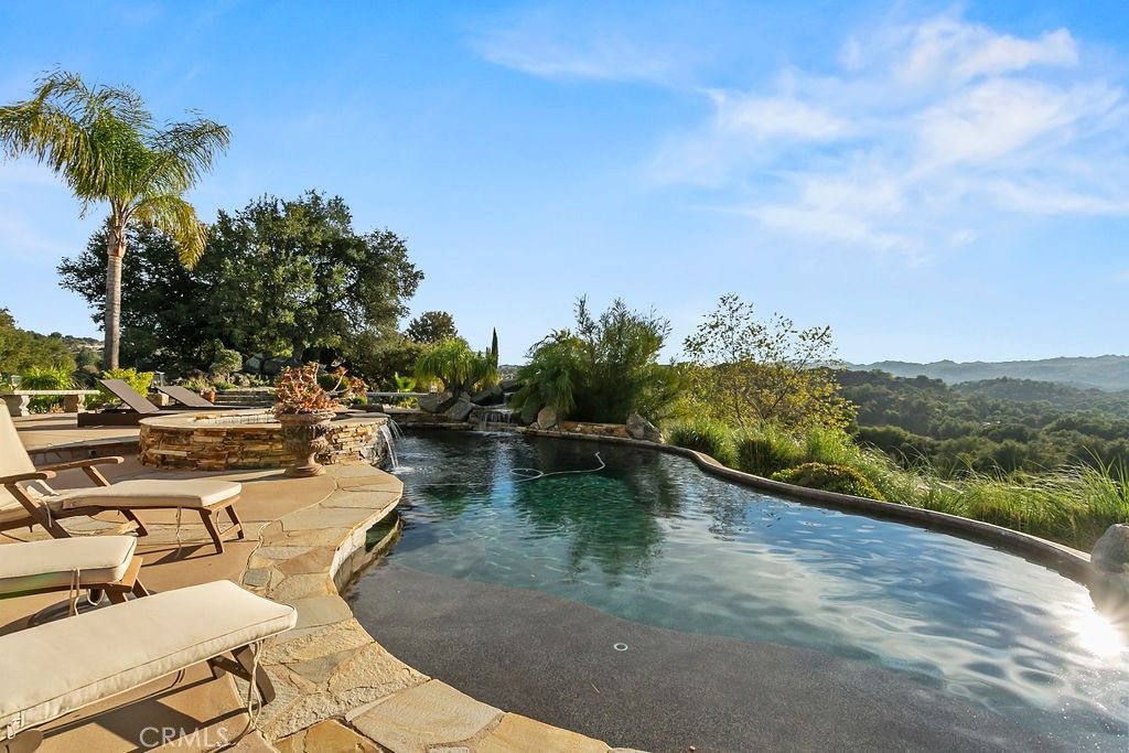 Image 38 of property listing at 40075 Avenida La Cresta, Murrieta, CA 92562
