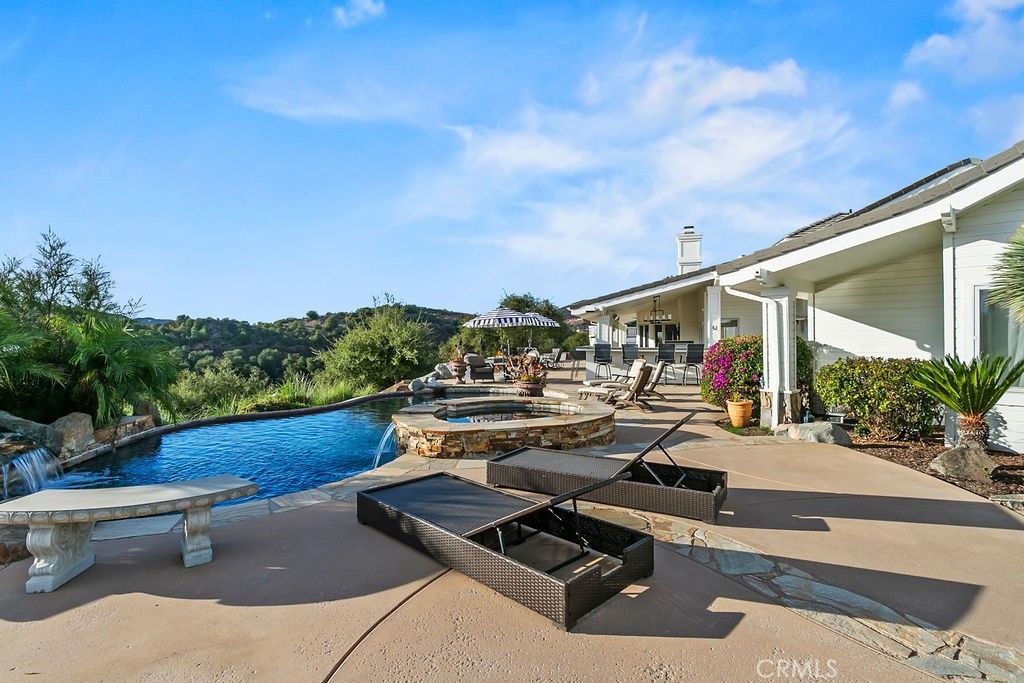Image 40 of property listing at 40075 Avenida La Cresta, Murrieta, CA 92562