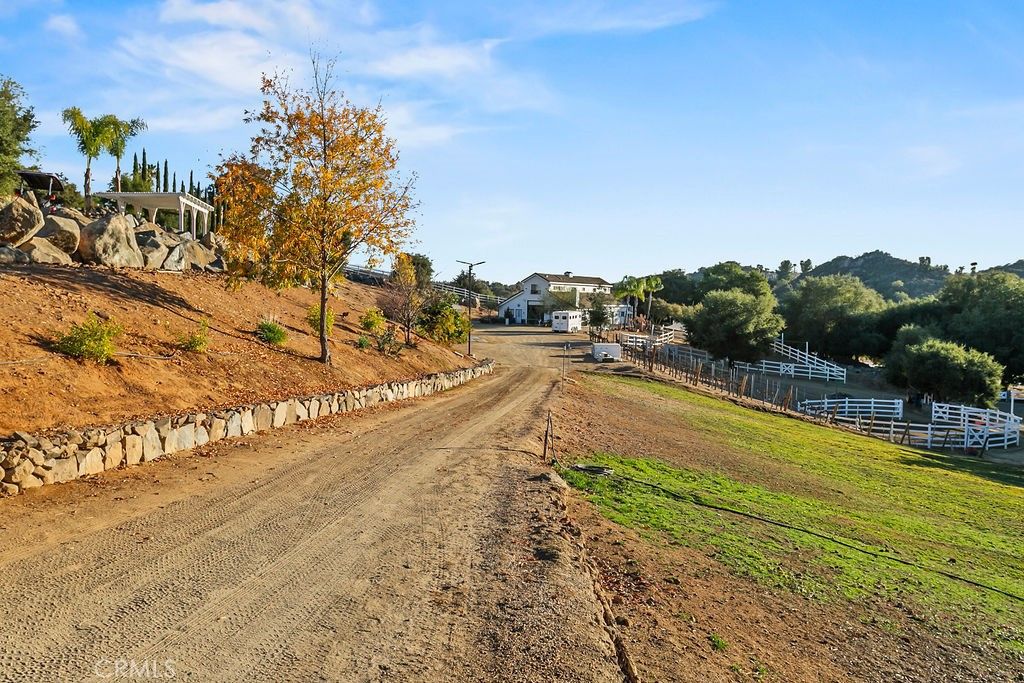 Image 44 of property listing at 40075 Avenida La Cresta, Murrieta, CA 92562