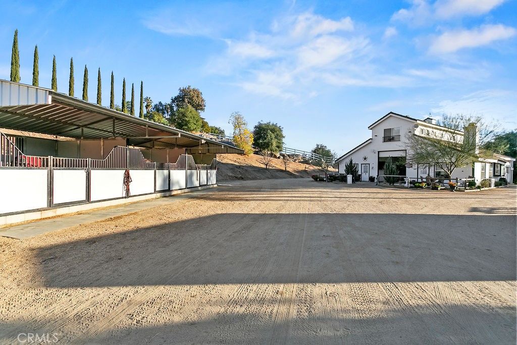 Image 49 of property listing at 40075 Avenida La Cresta, Murrieta, CA 92562