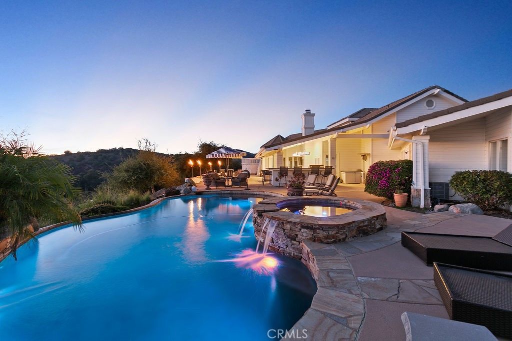Image 5 of property listing at 40075 Avenida La Cresta, Murrieta, CA 92562