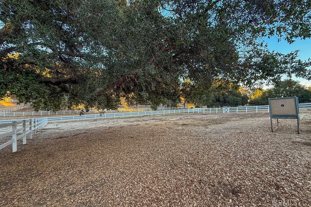 Image 58 of property listing at 40075 Avenida La Cresta, Murrieta, CA 92562