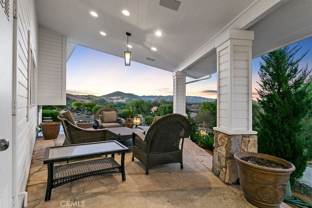 Image 62 of property listing at 40075 Avenida La Cresta, Murrieta, CA 92562
