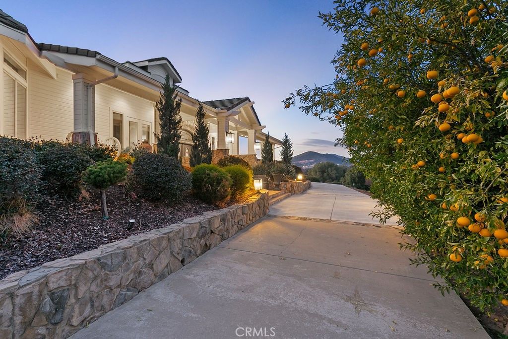Image 63 of property listing at 40075 Avenida La Cresta, Murrieta, CA 92562
