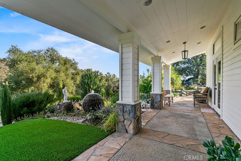Image 9 of property listing at 40075 Avenida La Cresta, Murrieta, CA 92562