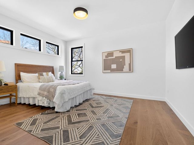 14 Hamlet B, Somerville, MA 02143