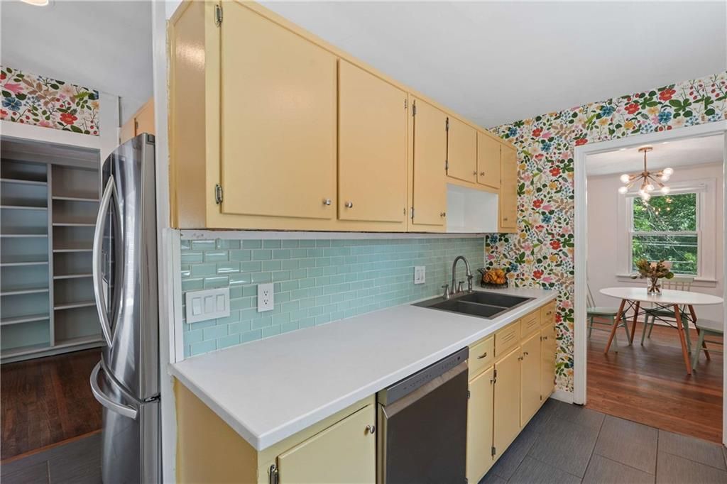 Image 12 of property listing at 1992 Shalimar Drive NE, Atlanta, GA 30345