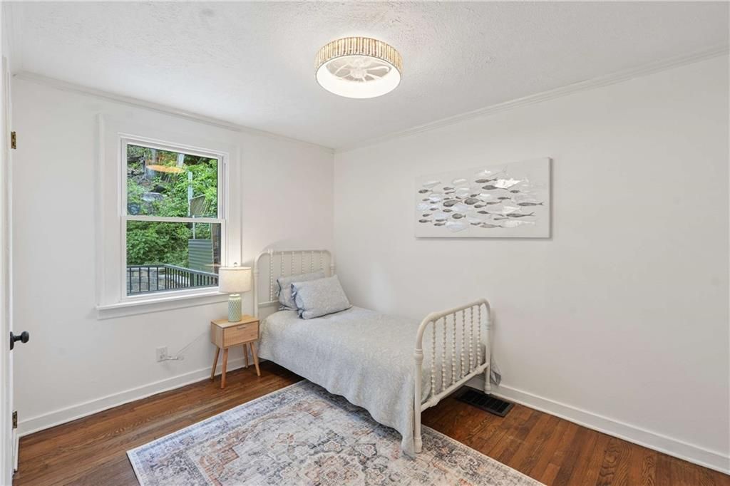 Image 20 of property listing at 1992 Shalimar Drive NE, Atlanta, GA 30345