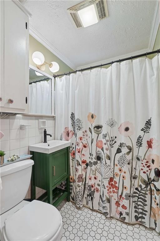 Image 23 of property listing at 1992 Shalimar Drive NE, Atlanta, GA 30345