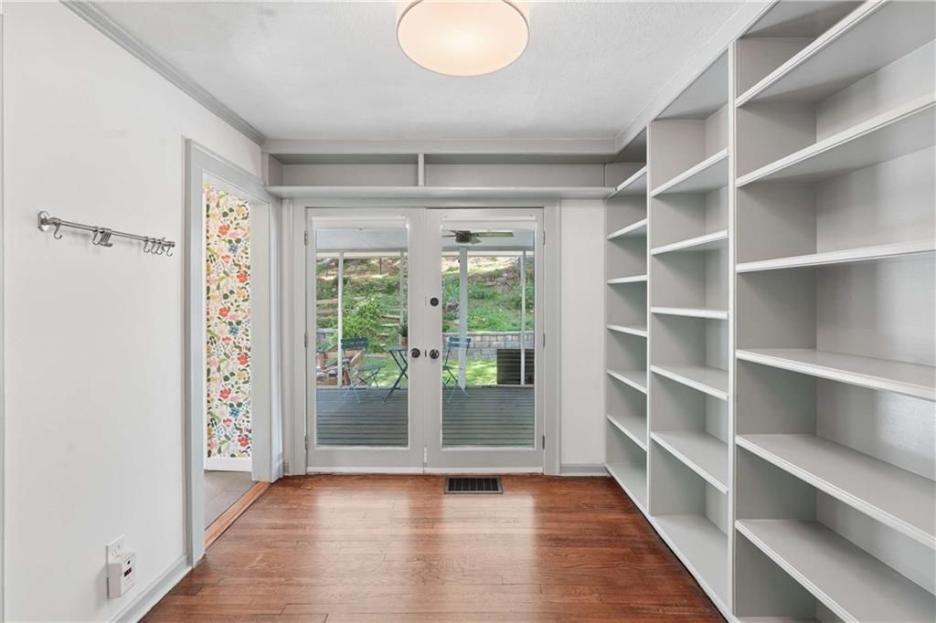 Image 25 of property listing at 1992 Shalimar Drive NE, Atlanta, GA 30345