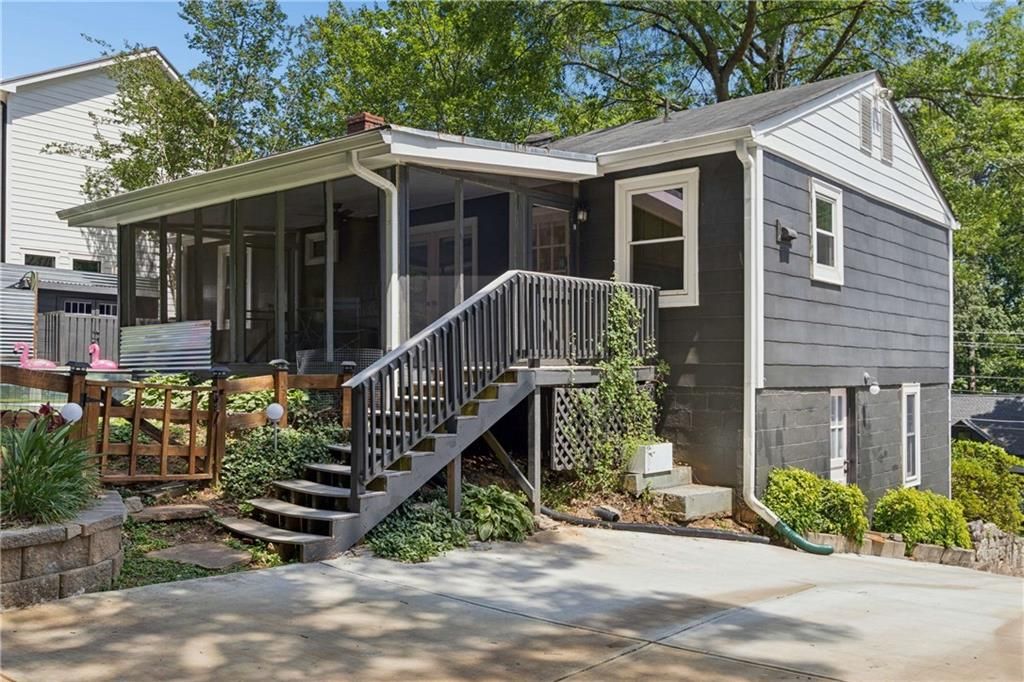 Image 3 of property listing at 1992 Shalimar Drive NE, Atlanta, GA 30345