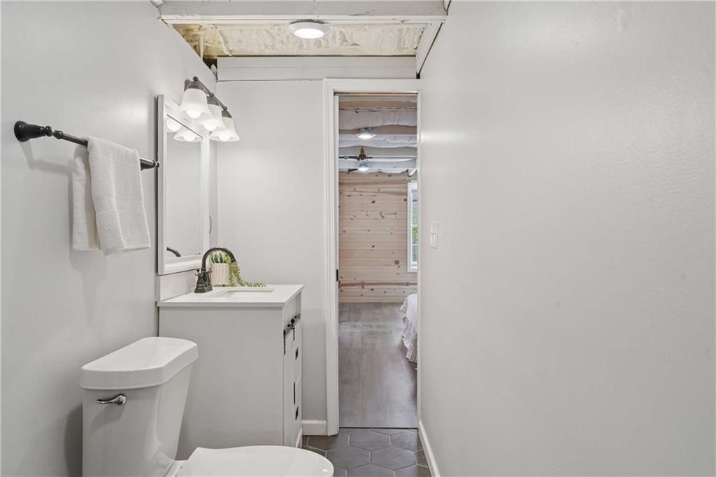 Image 32 of property listing at 1992 Shalimar Drive NE, Atlanta, GA 30345