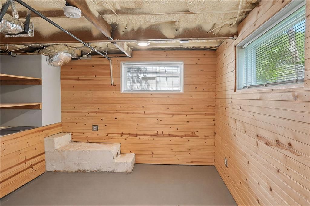 Image 38 of property listing at 1992 Shalimar Drive NE, Atlanta, GA 30345