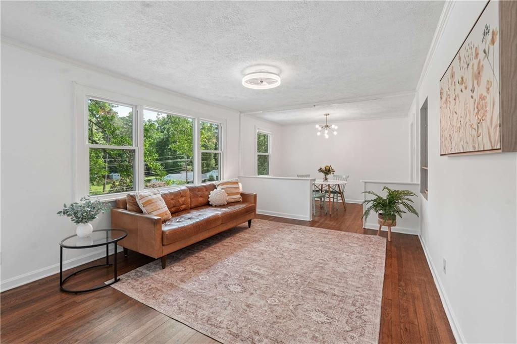 Image 4 of property listing at 1992 Shalimar Drive NE, Atlanta, GA 30345