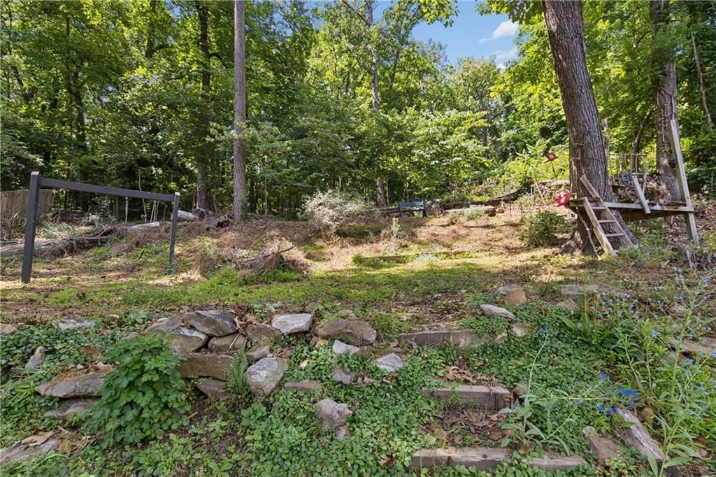 Image 49 of property listing at 1992 Shalimar Drive NE, Atlanta, GA 30345