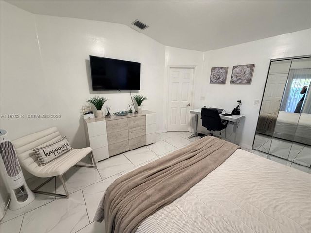 14712 SW 123rd Ave, Miami, FL 33186