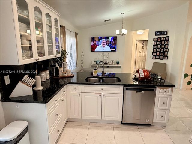 14712 SW 123rd Ave, Miami, FL 33186