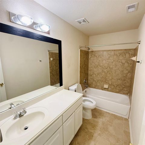 19130 Clevera Walk Lane, Houston, TX 77084