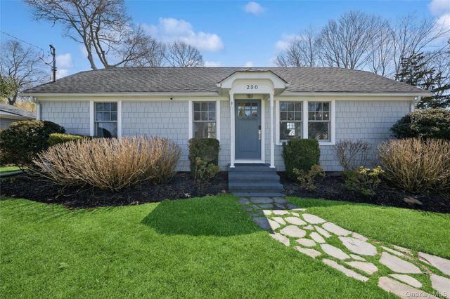 250 Oak Road, New Suffolk, NY 11956